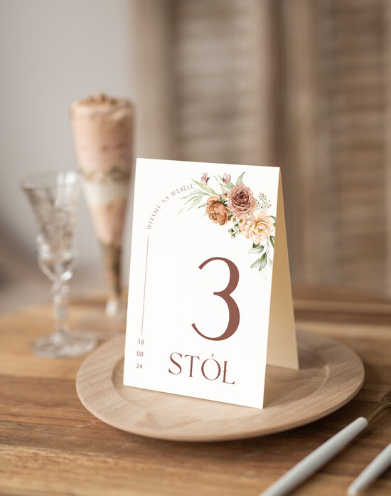 Numery na stół Nowoczesne prosta forma  Eleganckie numerki na stół weselny, numeracja stołów weselnych, proste i delikatne numerki na stoły  48/Now/nrS