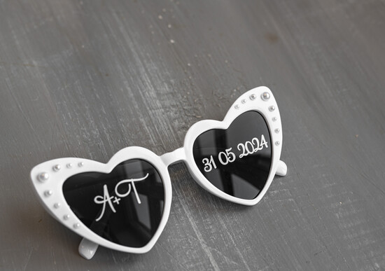 Panna Młoda  okulary ślubne okulary z perełkami dla Panny Młodej, okulary na sesję zdjęciową dla Panny Młodej i Świadkowej, pere 05/ser/oksy