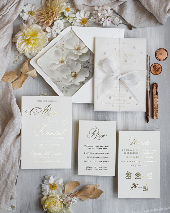 Zaproszenia ślubne z perełkami / tłoczeniem złocone zaproszenia ślubne z perełkami, eleganckie zaproszenie na ślub z perełkami, kalkowa obwoluta 01/perOwWsK/z25