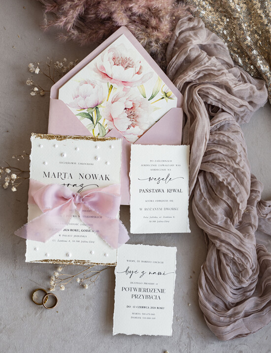 Zaproszenia ślubne z perełkami / tłoczeniem darte złocone zaproszenia ślubne z perełkami, różowe peonie zaproszenie na ślub z perełkam, rwane zł 02/perZlRw/z24