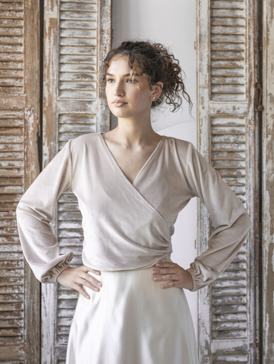 Panna Młoda Bolerka bolerka, narzutki, sweterki Bolerko z odkrytymi plecami, eleganckie bolerko ślubne, bolerko do sukni ślubnej, delikatne bolerko  05/Bolkorn/Bol25