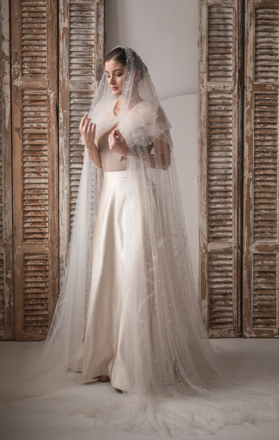 Panna Młoda Bolerka bolerka, narzutki, sweterki ślubne bolerkadługi koralikowy płaszczyk do sukienki ślubnej, cienki płaszczyk ślubny z koralikami d 02/1/bol