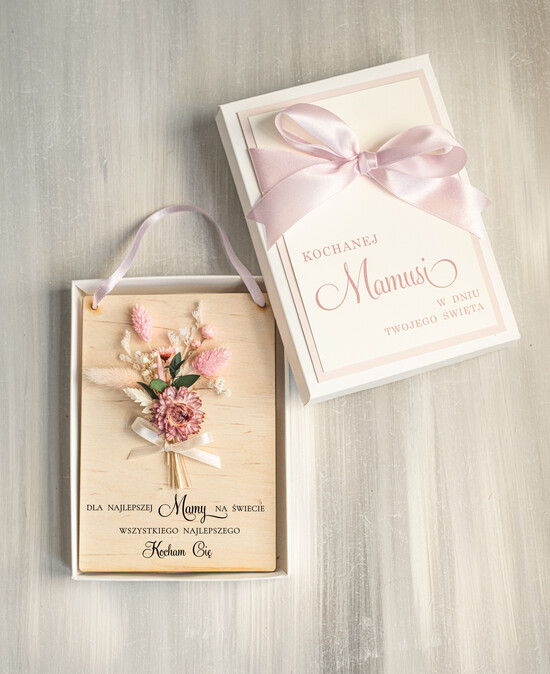Prezenty dla Mamy flowerboxy, box ze słodyczami  prezent dla Mamy z okazji dnia Matki, kwiaty prezent dla mamy, kompozycja z suszonych kwiatów pomysł 02/pudFBkar/Mama