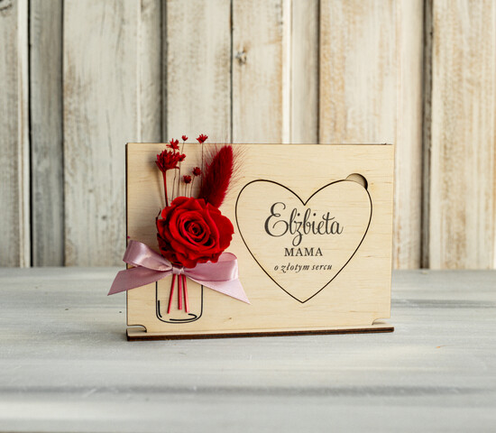 Prezenty dla Mamy kwiaty flowerboxy drewniana tabliczka z życzeniami na dzień Mamy z wieczną rożą prezent z okazji dnia Matki, kwiaty pr 01/FBkarR/Mama