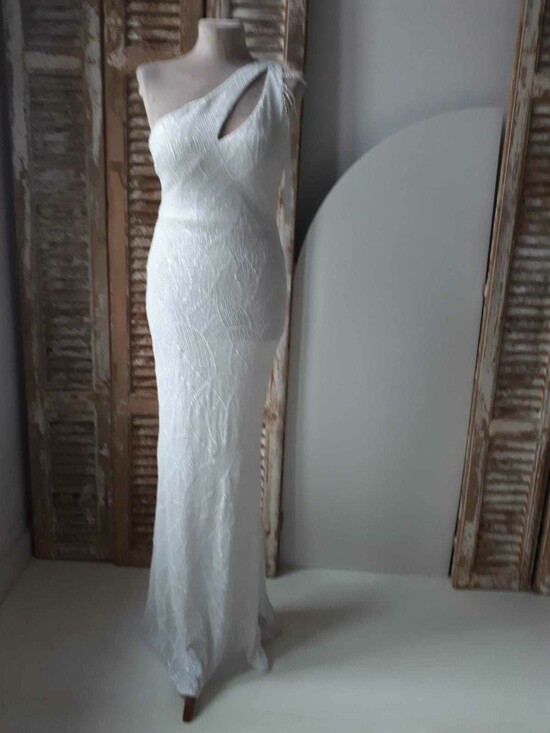 OUTLET OUTLET suknia ślubna rozmiar M, sukienka ślubna zdobiona koralikami  01/suknia/outlet