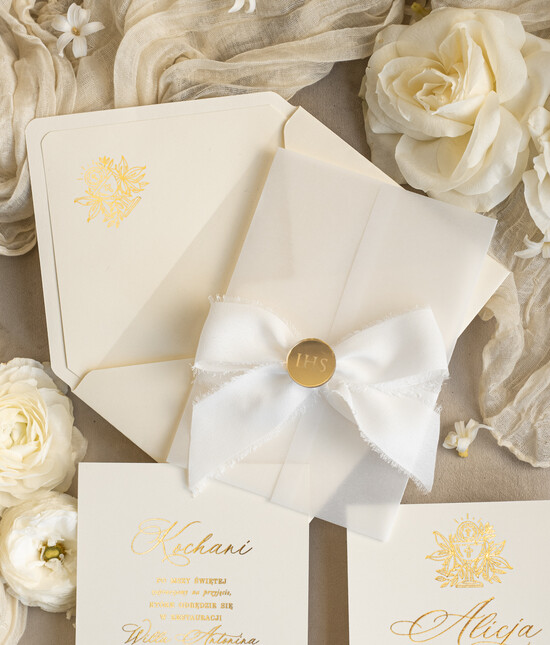 Zaproszenia na Komunię dla Dziewczynki dziewczynka  Nietypowe zaproszenia komunijne dla dziewczynki, zaproszenia na komunię ze wstążką, złote zaproszeni 01/kalowWs/Komunia