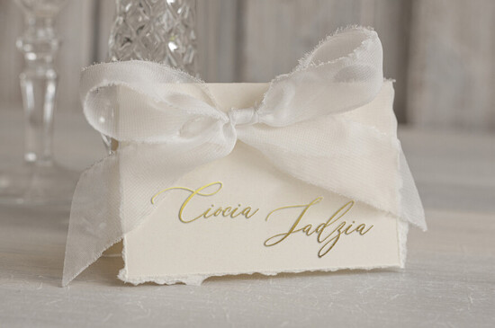 Winietki na komunię  winietki  złote winietki na komunię, winietka dekoracja stołu na komunii, komunijne winietki ze złotymi litera 01/WwsZl/Komunia