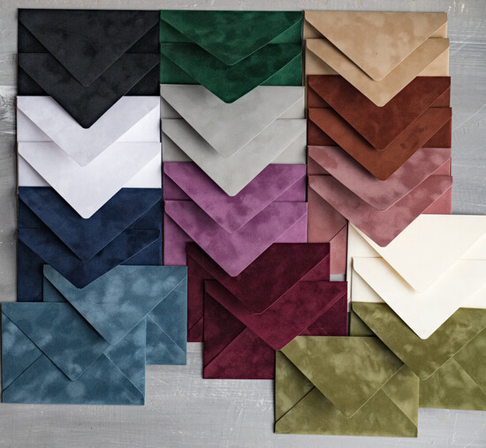 Zaproszenia ślubne dodatki  welurowa koperta różne kolory, elegancka welurowa koperta do zaproszeń ślubnych 01/kopVelC/kop