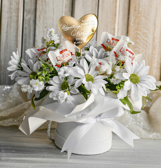 prezent dla nauczuciela/ dzień nauczyciela flower box kwiaty i słodycze Personalizowany box z kwiatami i czekoladkami dla nauczycielki prezent podziękowanie na koniec roku  03/Fx/Naucz