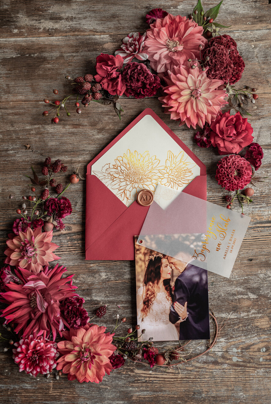 Zaproszenia ślubne Ze zdjęciem  Minimalistyczne Złocone zaproszenia ślubne ze zdjęciem  Bordowe foto zaproszenie na ślub Złote Litery i Wasze Fotki1