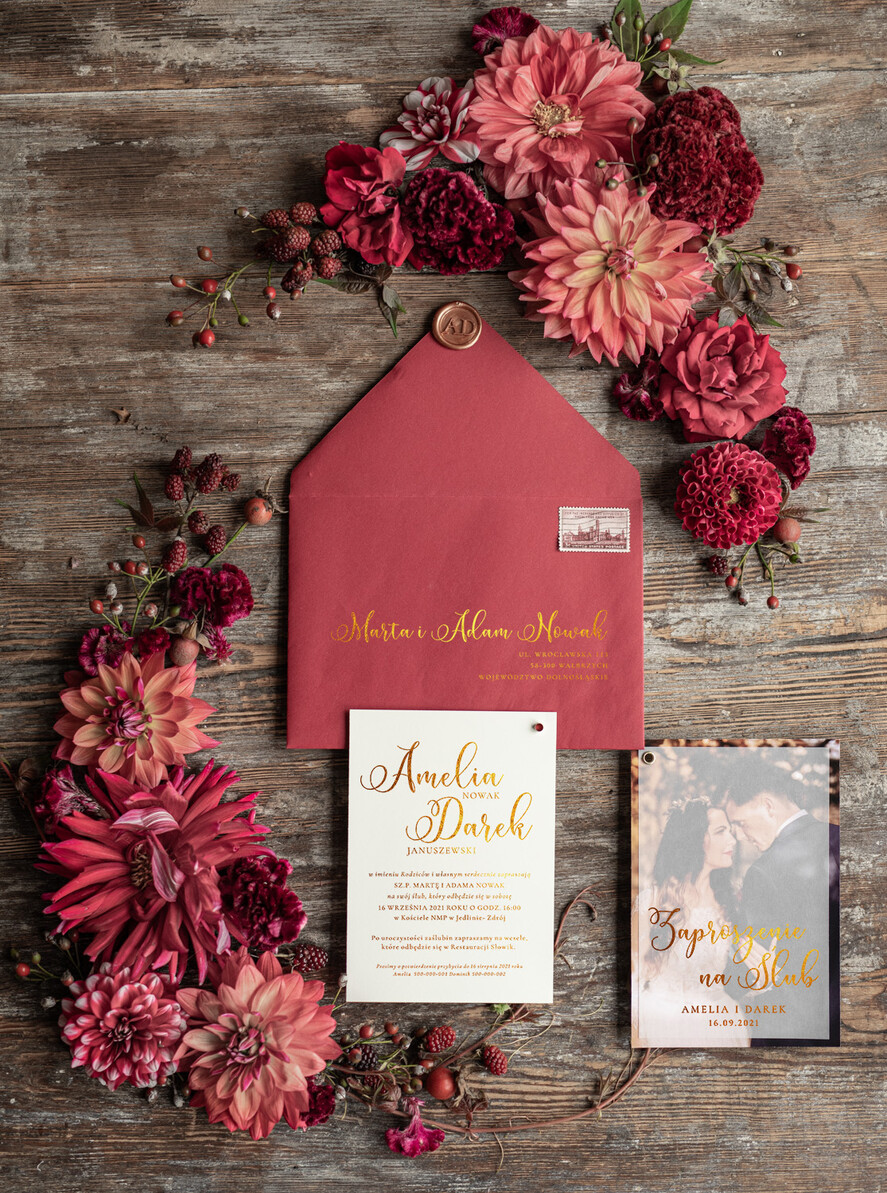 Zaproszenia ślubne Ze zdjęciem  Minimalistyczne Złocone zaproszenia ślubne ze zdjęciem  Bordowe foto zaproszenie na ślub Złote Litery i Wasze Fotki4