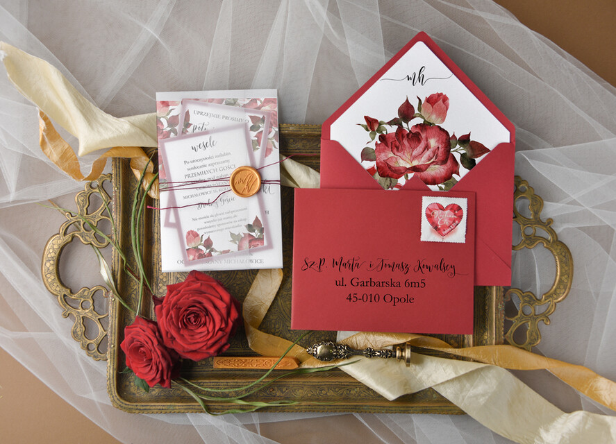 Zaproszenia ślubne Natura modne zaproszenia ślubne z bordowymi kwiatami2
