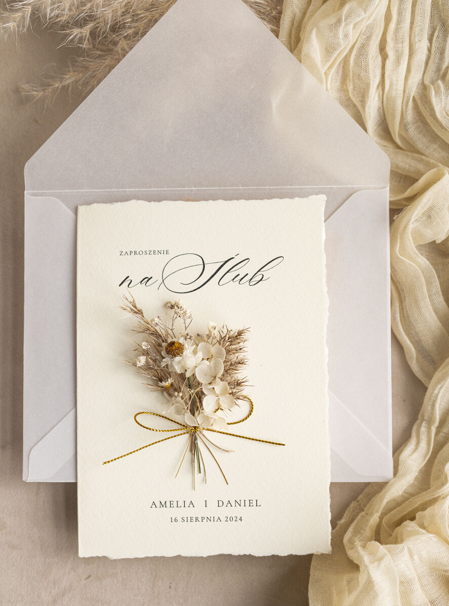Zaproszenia ślubne Natura Zaproszenia ślubne boho z szuszonym bukiecikiem,nietypowe zaproszenia  na ślub z szuszkami i jedwabiem, rustykalne złocone zaproszenia z kalkowa kopertą14