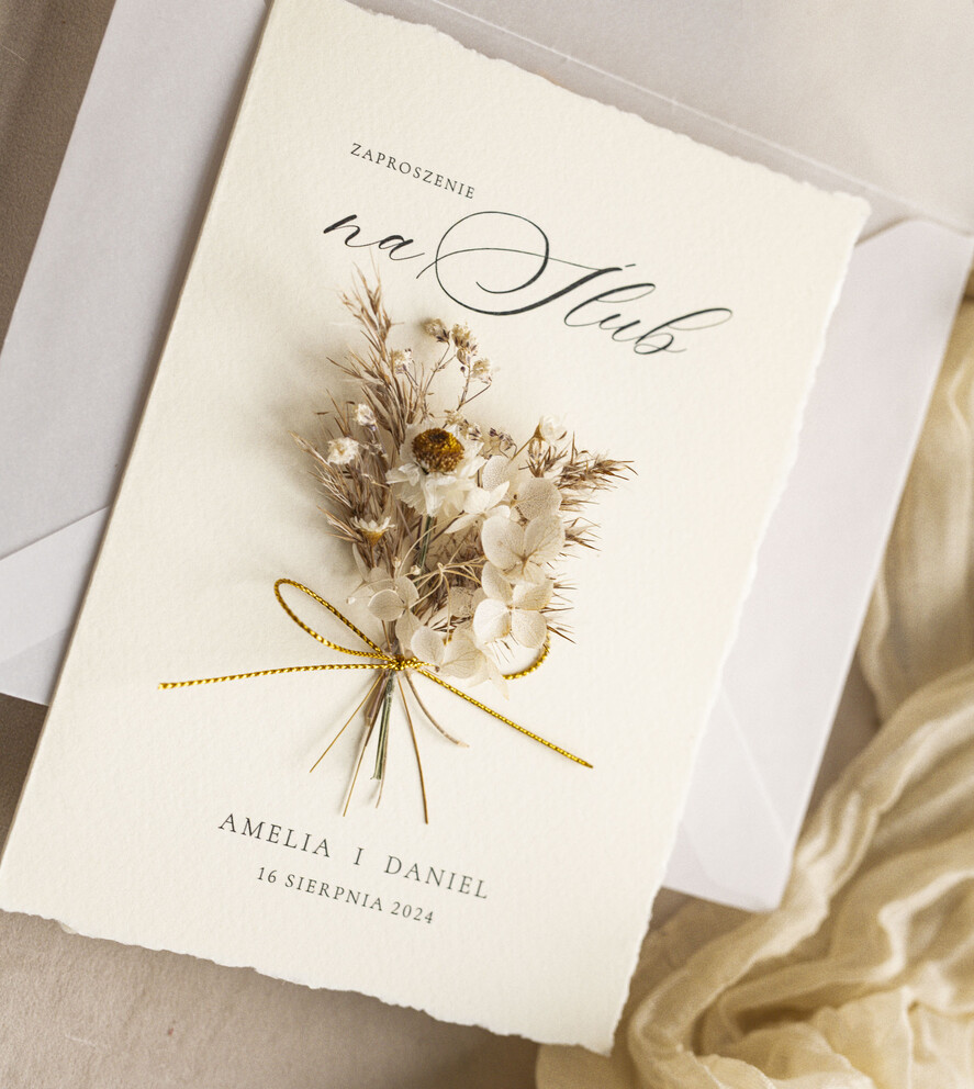 Zaproszenia ślubne Natura Zaproszenia ślubne boho z szuszonym bukiecikiem,nietypowe zaproszenia  na ślub z szuszkami i jedwabiem, rustykalne złocone zaproszenia z kalkowa kopertą17