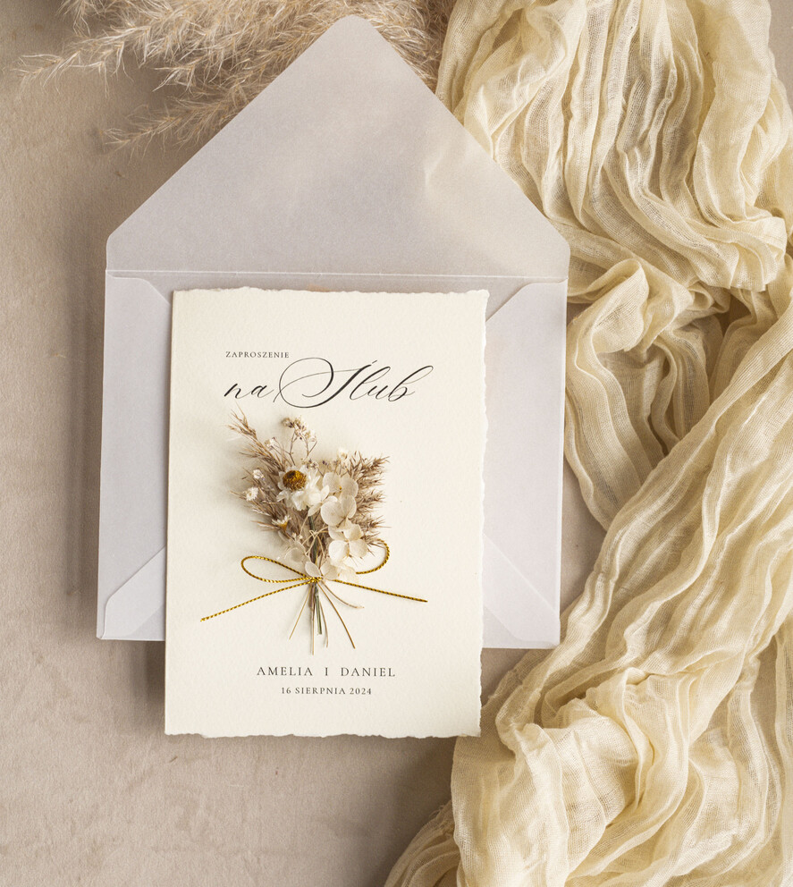 Zaproszenia ślubne Natura Zaproszenia ślubne boho z szuszonym bukiecikiem,nietypowe zaproszenia  na ślub z szuszkami i jedwabiem, rustykalne złocone zaproszenia z kalkowa kopertą18