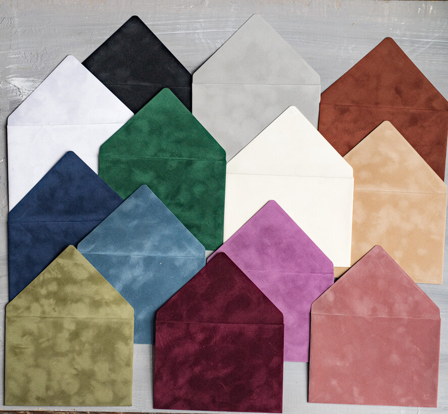 Zaproszenia ślubne dodatkowe koperty bileciki welurowa koperta różne kolory, elegancka welurowa koperta do zaproszeń ślubnych4