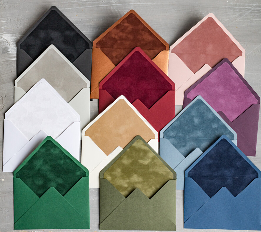 Zaproszenia ślubne dodatkowe koperty bileciki koperty z welurową wklejką, elegancka welurowa koperta do zaproszeń ślubnych3