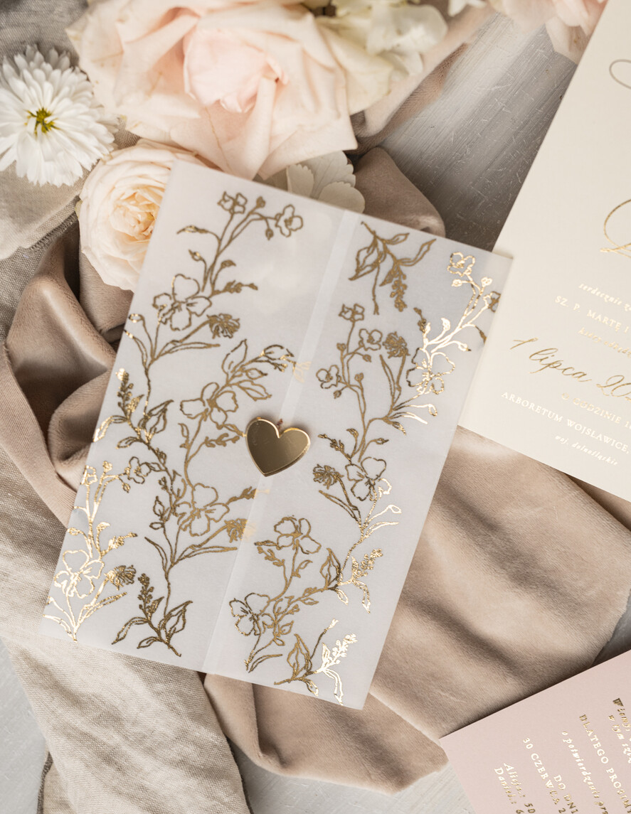 Zaproszenia ślubne Złote Glamour złote zaproszenia ślubne ze złotym serduszkiem ręcznie robione zaproszenia na slub glamour zaproszenie ślubne zamykane w złotej kalce zaproszenia na ślub i wesele2