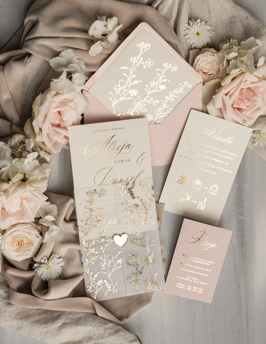 Zaproszenia ślubne Złote Glamour złote zaproszenia ślubne ze złotym serduszkiem ręcznie robione zaproszenia na slub glamour zaproszenie ślubne zamykane w złotej kalce zaproszenia na ślub i wesele10