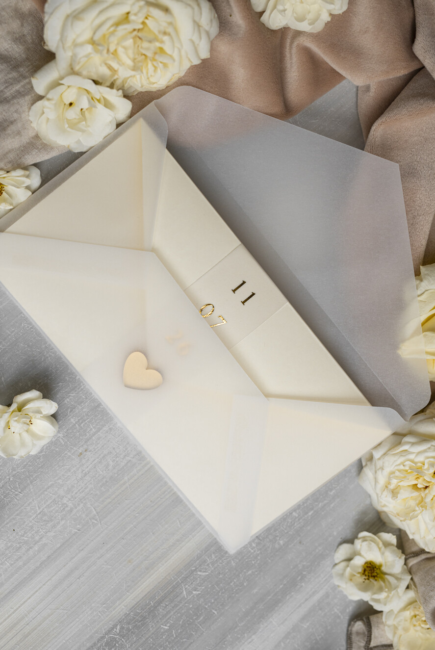 Zaproszenia ślubne Złote Glamour eleganckie złote zaproszenia ślubne, delikatne zaproszenie na ślub, zaproszenie ślubne w stylu glamour, złote litery na zaproszeniach ślubnych, zaproszenia ślubne składane w kopertę 4