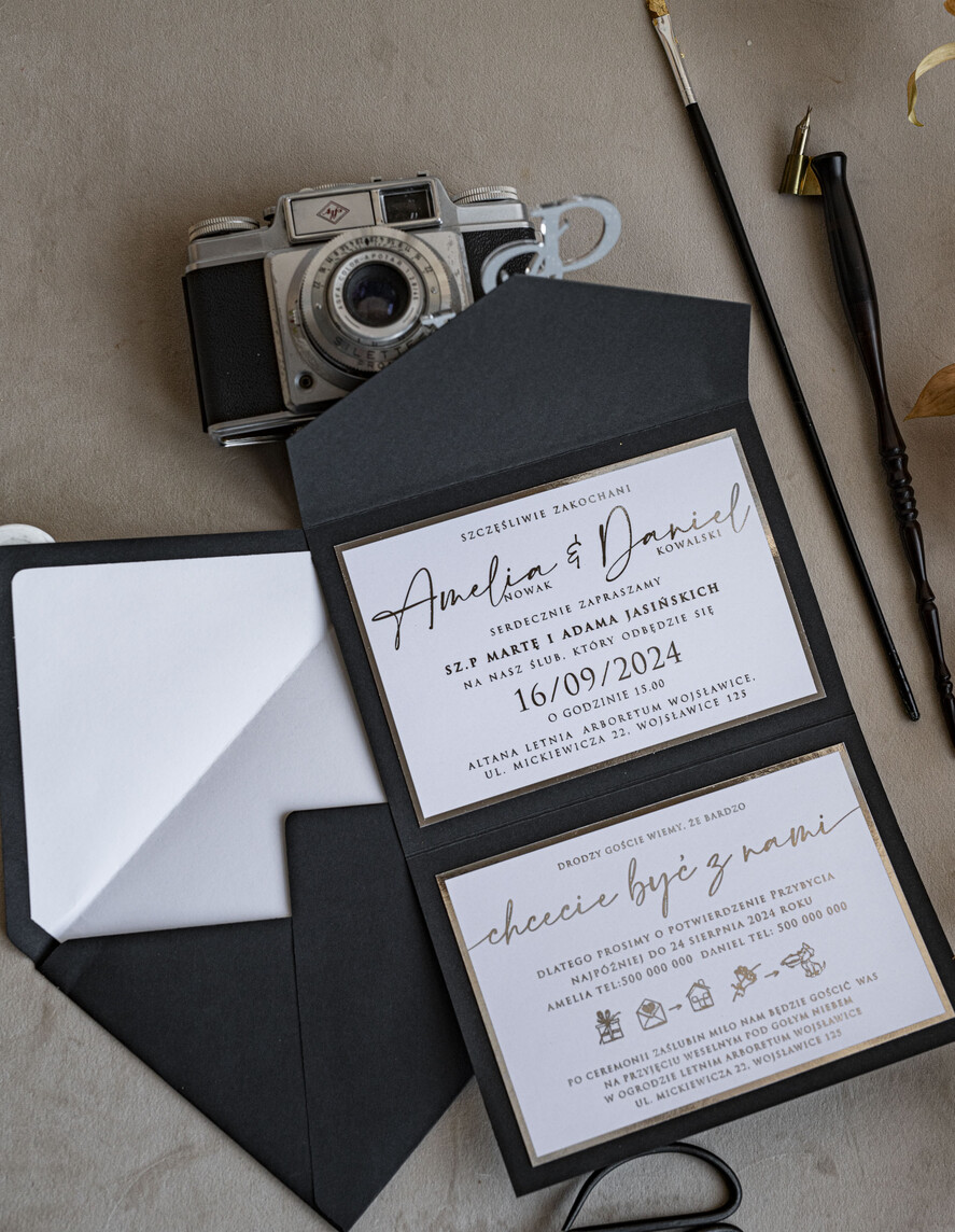 Zaproszenia ślubne Złote Glamour Poziome srebrne zaproszenia ślubne z lustrzanym monogramem, Kopertowe czarne zaproszenie na ślub srebrzone, zaproszenia na slub cywilny bieło czarne 10