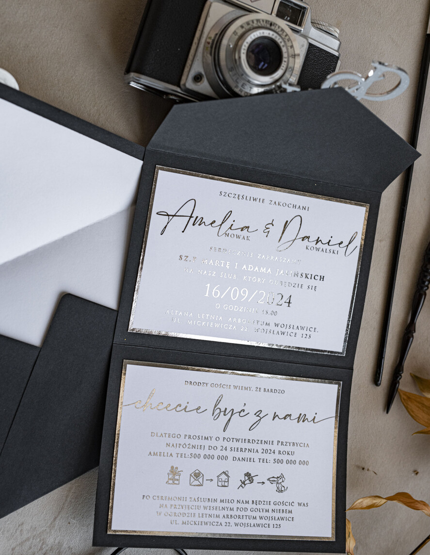 Zaproszenia ślubne Złote Glamour Poziome srebrne zaproszenia ślubne z lustrzanym monogramem, Kopertowe czarne zaproszenie na ślub srebrzone, zaproszenia na slub cywilny bieło czarne 11