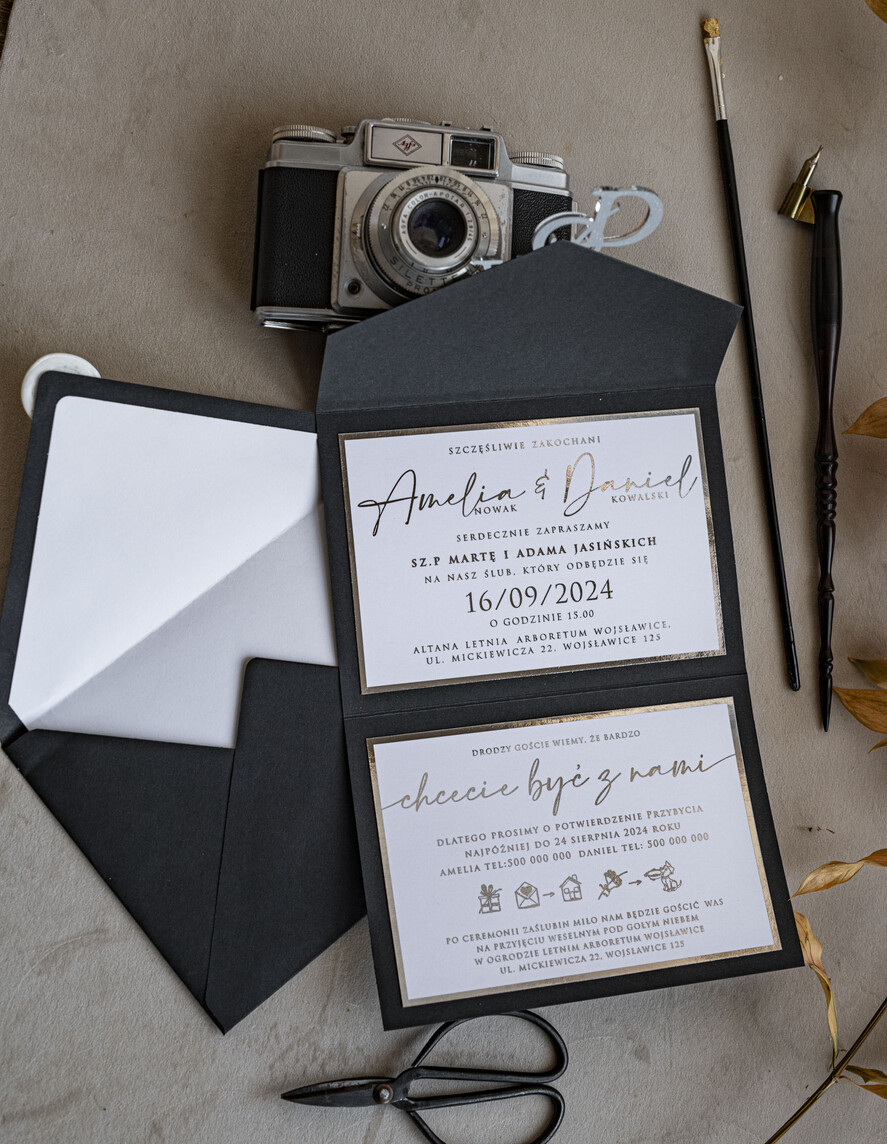 Zaproszenia ślubne Złote Glamour Poziome srebrne zaproszenia ślubne z lustrzanym monogramem, Kopertowe czarne zaproszenie na ślub srebrzone, zaproszenia na slub cywilny bieło czarne 12