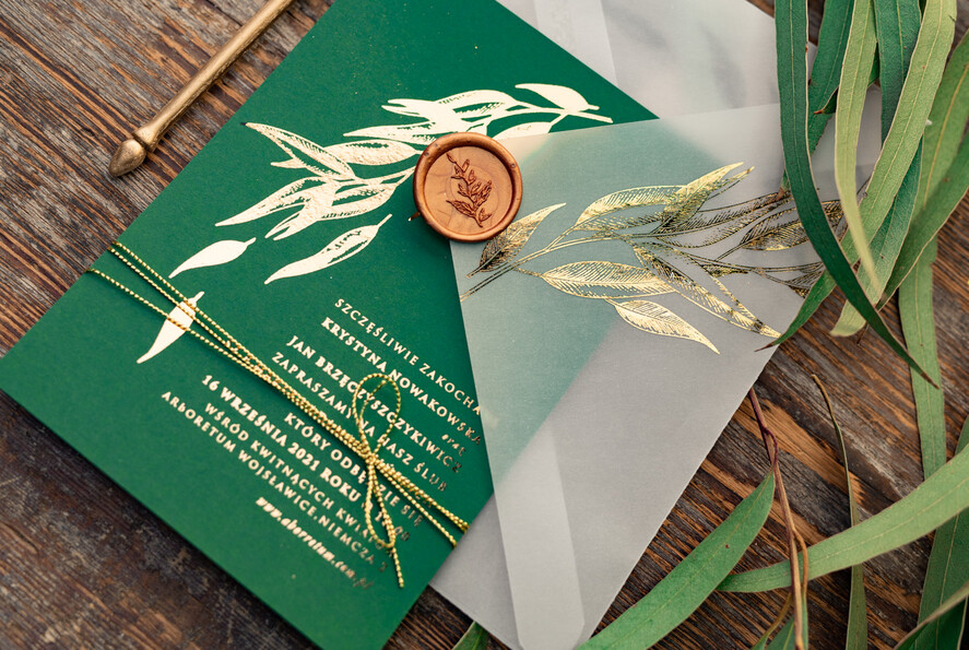 Zaproszenia ślubne Złote Glamour zoelono złote  zaproszenia ślubne eukaliptus listki  zaproszenia na ślub złocone w butelkowej zieleni9
