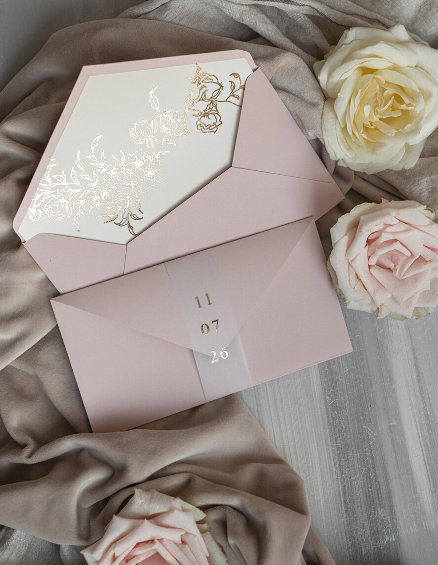 Zaproszenia ślubne Złote Glamour eleganckie złote zaproszenia ślubne, delikatne zaproszenie na ślub, zaproszenie ślubne w stylu glamour, złote litery na zaproszeniach ślubnych, zaproszenia ślubne składane w kopertę 11