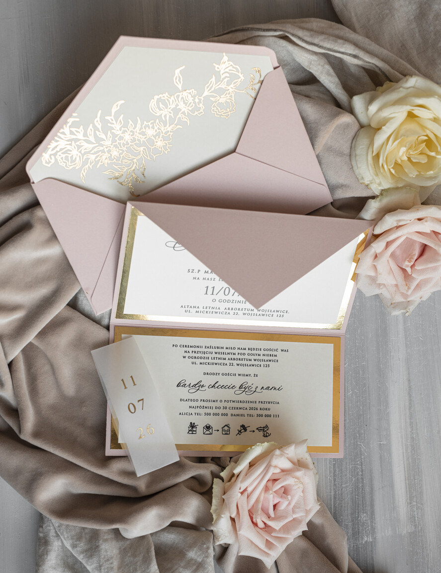 Zaproszenia ślubne Złote Glamour eleganckie złote zaproszenia ślubne, delikatne zaproszenie na ślub, zaproszenie ślubne w stylu glamour, złote litery na zaproszeniach ślubnych, zaproszenia ślubne składane w kopertę 6