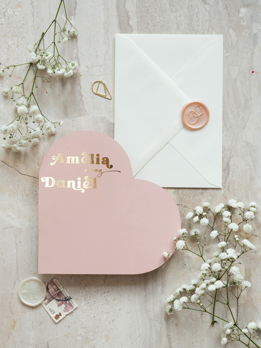 Zaproszenia ślubne Złote Glamour Eleganckie Złote Zaproszenia ślubne w kształcie serca, Złocone Minimalistyczne Zaproszenie na Ślub, Proste Zaproszenie ślubne z ozdobnym spinaczem1