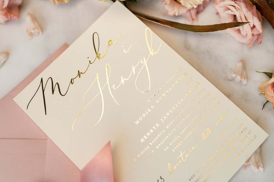 Zaproszenia ślubne Złote Glamour złote zaproszenia ślubne w pastelowej kolorystyce romantyczne róże i przeźroczysta koperta11