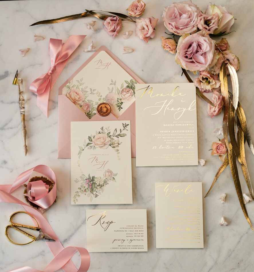 Zaproszenia ślubne Złote Glamour złote zaproszenia ślubne w pastelowej kolorystyce romantyczne róże i przeźroczysta koperta12