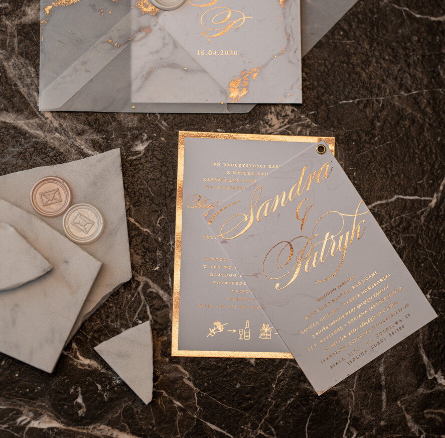 Zaproszenia ślubne Złote Glamour złote zaproszenia ślubne marmur  złocone zaproszenie na ślub marmurkowe przeźroczysta koperta z kalki5