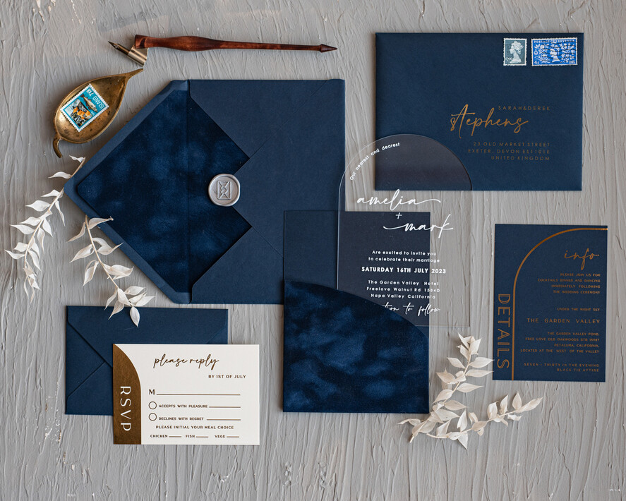 Zaproszenia ślubne Złote Glamour ekskluzywne welurowe zaproszenia na ślub, zaproszenia na slub w kieszonce, zaproszenia z pleksy w kieszonce z weluru, granatowe zaproszenia na ślub1