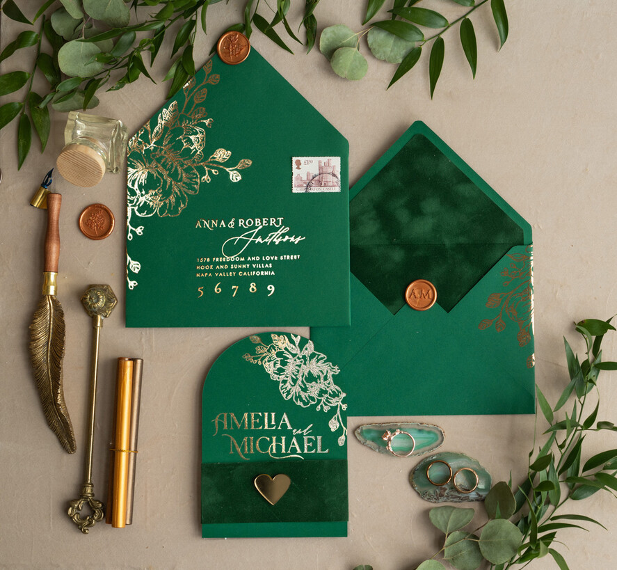 Zaproszenia ślubne Złote Glamour zielone zaproszenia ślune, zaproszenia na slub z welurem, złote zaproszenia ślubne, eleganckie zaproszenia na ślub z welurem, łukowe zaproszenia ślubne16