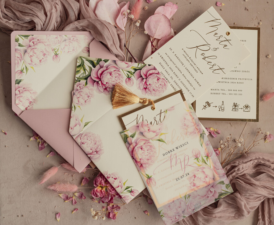 Zaproszenia ślubne Złote Glamour złote zaproszenia ślubne z kalkowym etui, różowe zaproszenie na ślub z piwoniamo złocone, zaproszenia na slub cywilny pudrowy róż peonie1