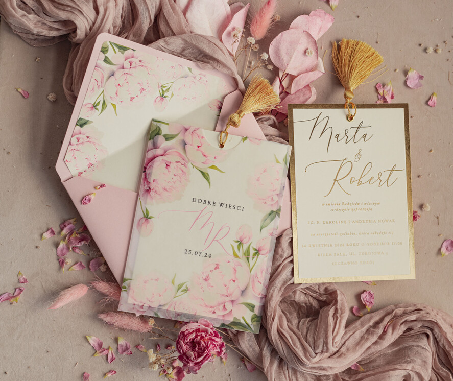 Zaproszenia ślubne Złote Glamour złote zaproszenia ślubne z kalkowym etui, różowe zaproszenie na ślub z piwoniamo złocone, zaproszenia na slub cywilny pudrowy róż peonie13