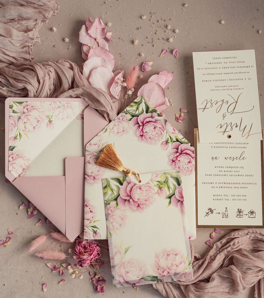 Zaproszenia ślubne Złote Glamour złote zaproszenia ślubne z kalkowym etui, różowe zaproszenie na ślub z piwoniamo złocone, zaproszenia na slub cywilny pudrowy róż peonie3