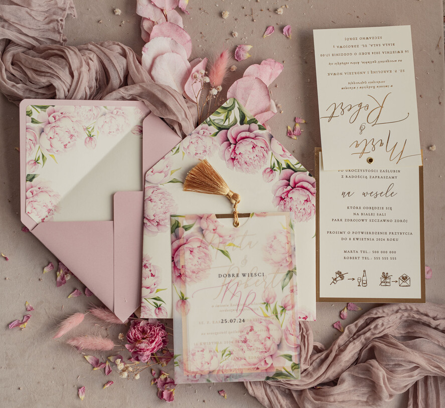 Zaproszenia ślubne Złote Glamour złote zaproszenia ślubne z kalkowym etui, różowe zaproszenie na ślub z piwoniamo złocone, zaproszenia na slub cywilny pudrowy róż peonie6