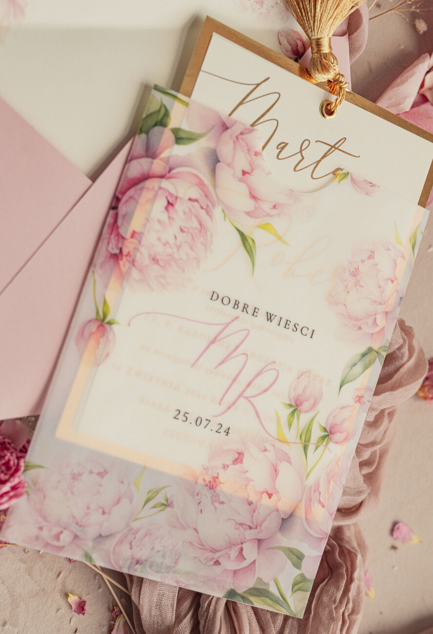 Zaproszenia ślubne Złote Glamour złote zaproszenia ślubne z kalkowym etui, różowe zaproszenie na ślub z piwoniamo złocone, zaproszenia na slub cywilny pudrowy róż peonie7