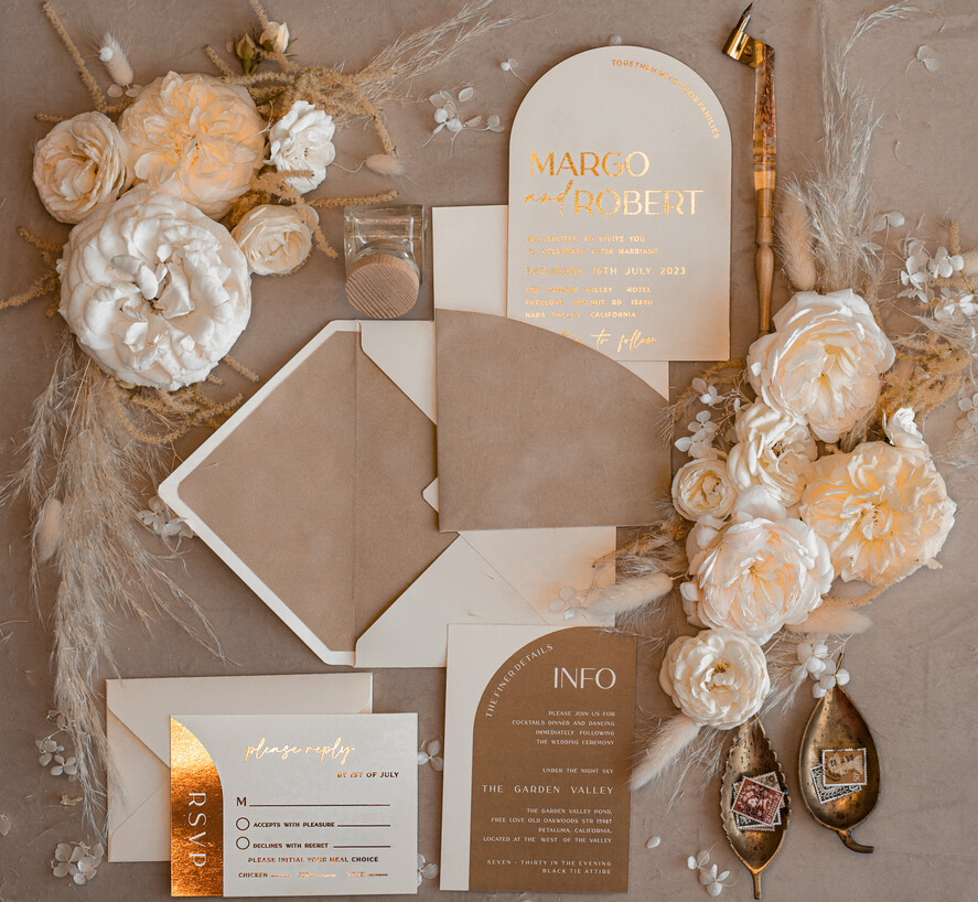 Zaproszenia ślubne Złote Glamour welurowe zaprosznia ślubne, zaproszenia na ślub z kieszonką, eleganckie zaproszenia slubne, złote zaproszenia na slub, beżowe zaproszenia ślubne3