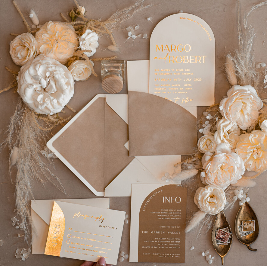 Zaproszenia ślubne Złote Glamour welurowe zaprosznia ślubne, zaproszenia na ślub z kieszonką, eleganckie zaproszenia slubne, złote zaproszenia na slub, beżowe zaproszenia ślubne4