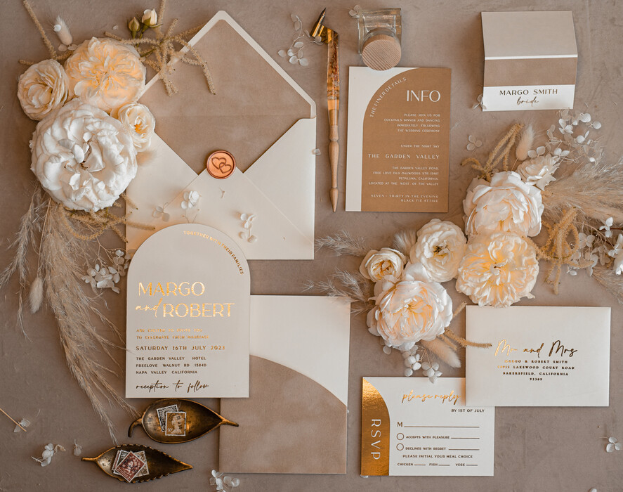 Zaproszenia ślubne Złote Glamour welurowe zaprosznia ślubne, zaproszenia na ślub z kieszonką, eleganckie zaproszenia slubne, złote zaproszenia na slub, beżowe zaproszenia ślubne0