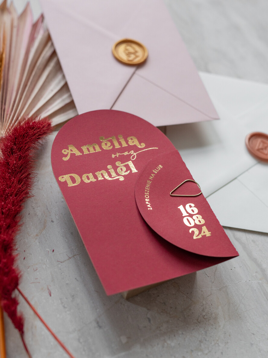 Zaproszenia ślubne Złote Glamour bordowe Nowoczesne Złote Zaproszenia ślubne Składane Serce, Złocone Minimalistyczne Zaproszenie na Ślub, Proste Zaproszenie ślubne z ozdobnym spinaczem 14