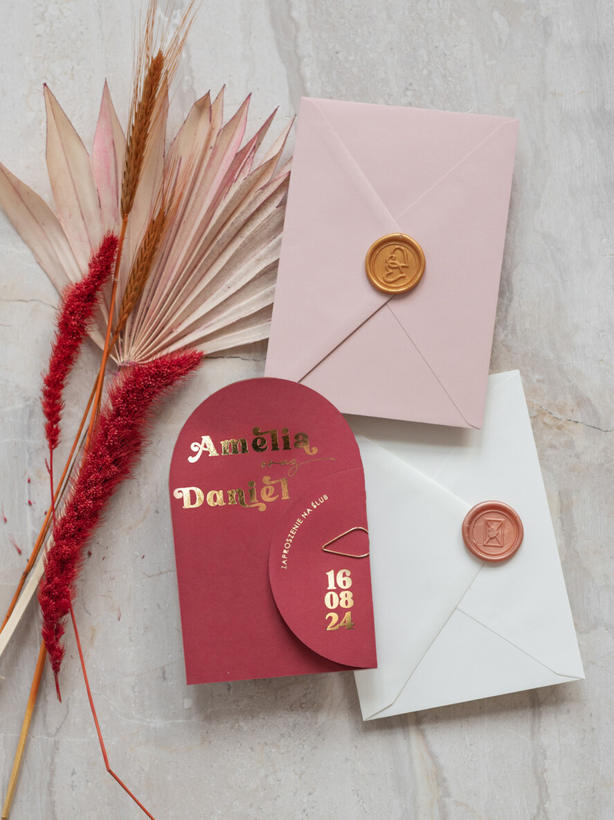 Zaproszenia ślubne Złote Glamour bordowe Nowoczesne Złote Zaproszenia ślubne Składane Serce, Złocone Minimalistyczne Zaproszenie na Ślub, Proste Zaproszenie ślubne z ozdobnym spinaczem 2