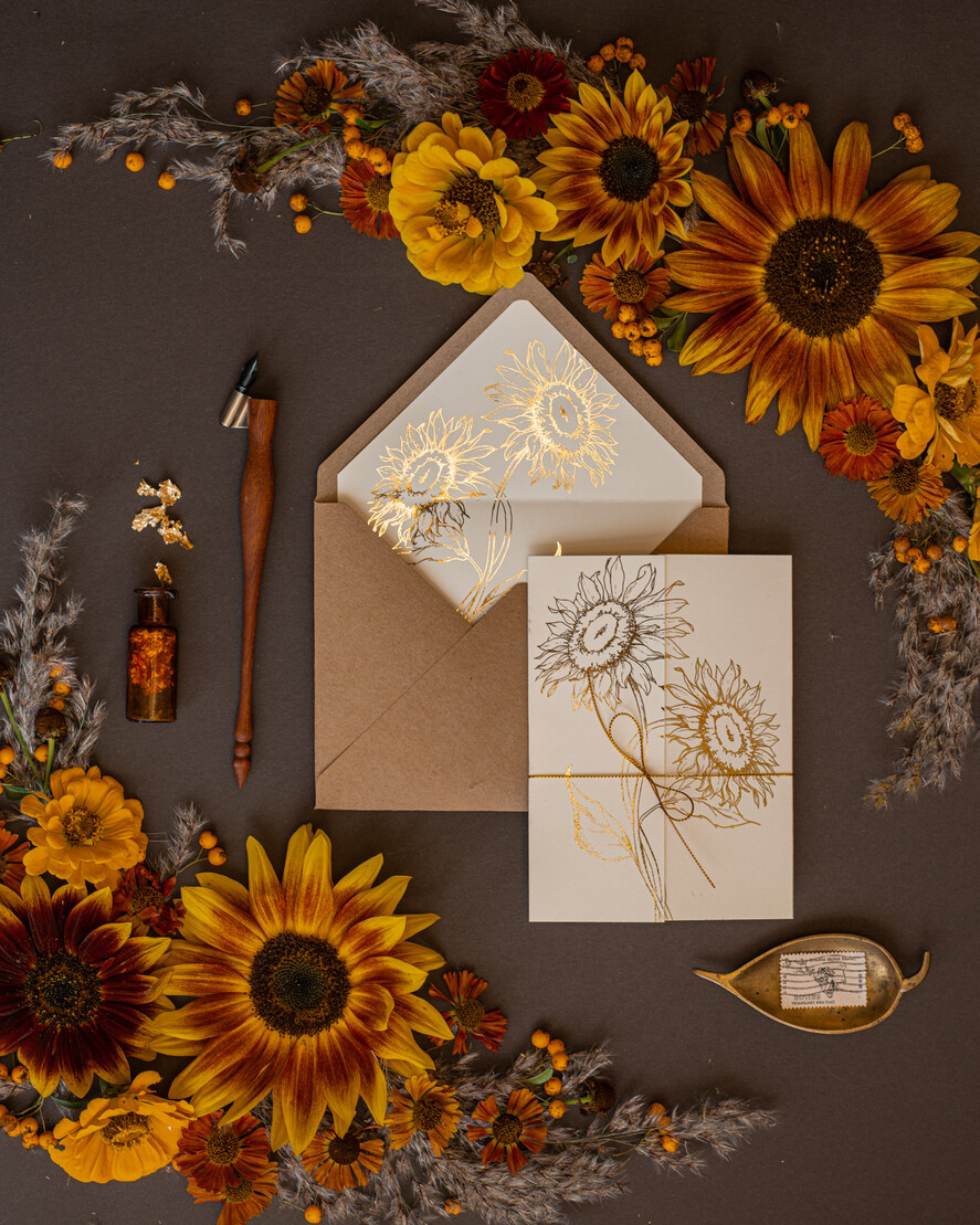 Zaproszenia ślubne Złote Glamour Złote Minimalistyczne zaproszenia ślubne, złocone Słoneczniki zaproszenie ślubne Nowoczesne zaproszenie na ślub ze słonecznikami8