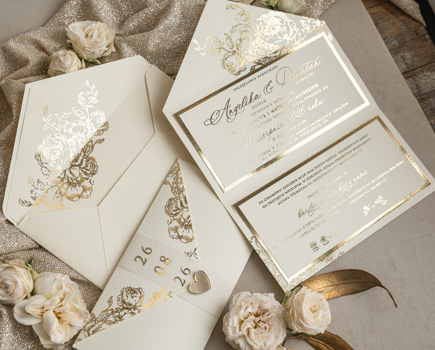 Zaproszenia ślubne Złote Glamour złote zaproszenia ślubne zamykane w kopertę, Kopertowe zaproszenie na ślub w złocie, zaproszenia na ślub w stylu glamour, złote napisy na zaproszeniach ślubnych4