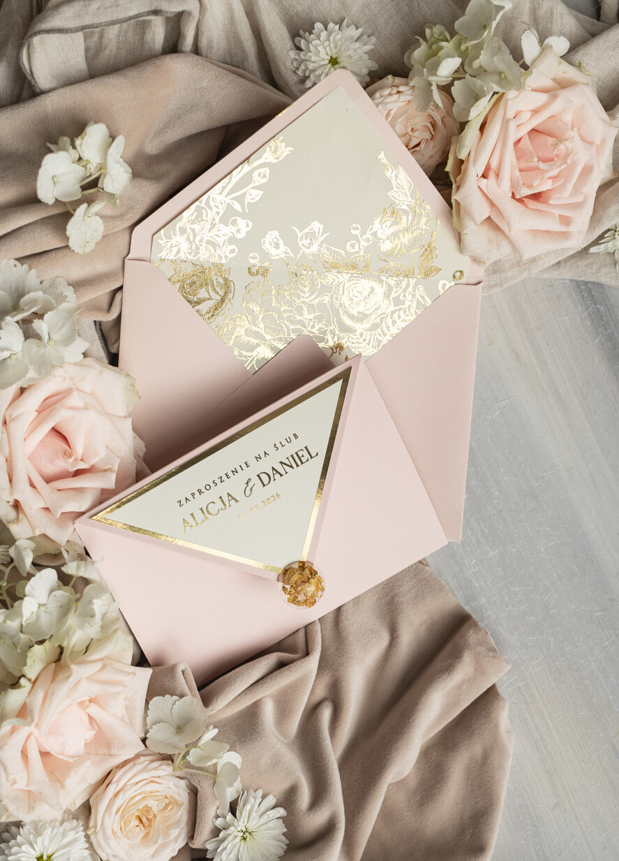 Zaproszenia ślubne Złote Glamour wyjątkowe zaproszenia ślubne Eleganckie Złote Zaproszenia Ślubne, Delikatne Zaproszenie Na Ślub, Zaproszenie Ślubne W Stylu Glamour, Złote Litery Na Zaproszeniach Ślubnych 5