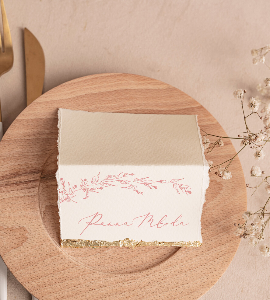 Winietki glamour winietki ślubne ze złotem, winietka na stół weselny z płatkami złota, winietki na stoły weselne ze złotem, winietki zdobione płatkami złota0